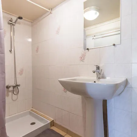 Grand-auverné, 3 Pièces, 5 Personnes - Fr-1-306-1111 *